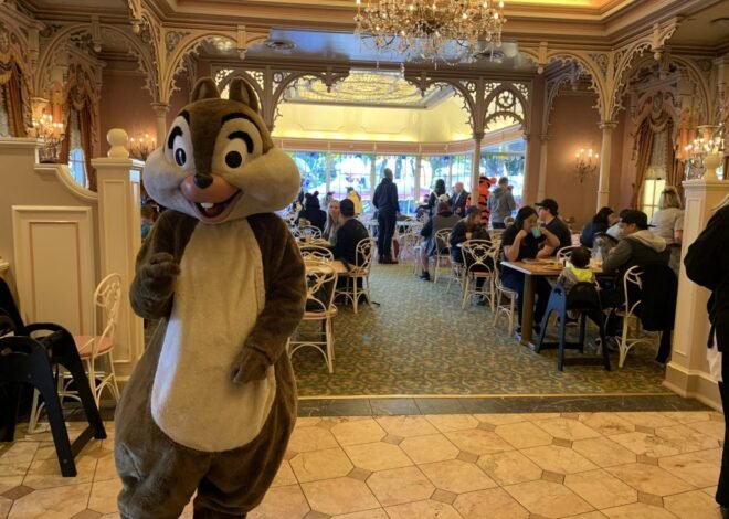 The Minnie & Friends Disneyland Character Breakfast at the Plaza Inn