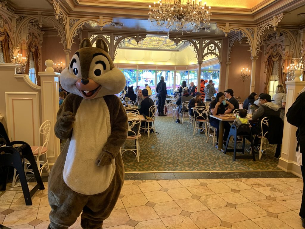 The Minnie & Friends Disneyland Character Breakfast at the Plaza Inn
